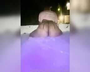 DamItsPhat aka thickertreat - 05-01-2022 OnlyFans Video - Hot tub fun  please come fuck me in here_3aqa