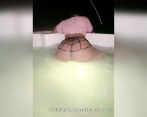 DamItsPhat aka thickertreat - 05-01-2022 OnlyFans Video - Hot tub fun  please come fuck me in here_coh4