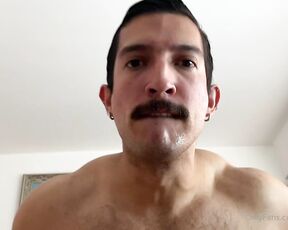 EduardoKV aka kv_eduardo - 06-13-2022 OnlyFans Video - Les seré sincero, no se que me excita mas, que me eyaculen en la cara, que