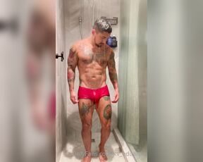 EduardoKV aka kv_eduardo - 11-23-2022 OnlyFans Video - Un buen baño después de una rica deslechada, quien mas quiere de mi leche