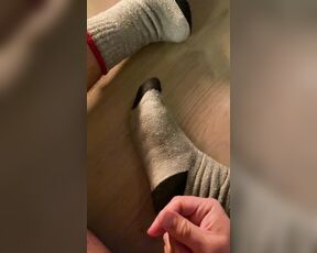 MASTER LUCCA aka masterlucca - 12-26-2019 OnlyFans Video - Rainy night in LA Loving how quick these thick grey socks have started to smell insane