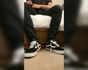 MASTER LUCCA aka masterlucca - 01-05-2020 OnlyFans Video - VERBAL SOCK AND FOOT WORSHIP WITH A PEAK AT MY ASS