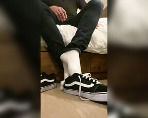 MASTER LUCCA aka masterlucca - 01-05-2020 OnlyFans Video - VERBAL SOCK AND FOOT WORSHIP WITH A PEAK AT MY ASS