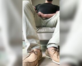 MASTER LUCCA aka masterlucca - 03-02-2020 OnlyFans Video - Warm, soft feet, fresh out of my Sperrys