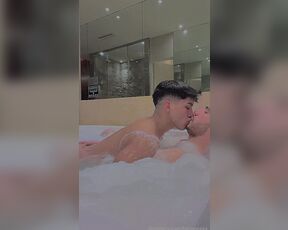 Falcone aka falconeexx - 09-29-2023 OnlyFans Video - Que rico baño con santygonza estamos haciendo videos muy buenos para ustedes Recuerden, pueden pedir videos