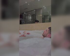 Falcone aka falconeexx - 09-29-2023 OnlyFans Video - Que rico baño con santygonza estamos haciendo videos muy buenos para ustedes Recuerden, pueden pedir videos