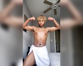 SEXY KEVIIN aka sexykeviin - 11-14-2024 OnlyFans Video - Fresh Out The Shower