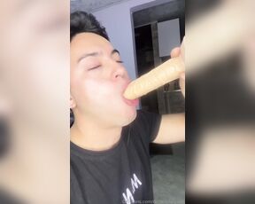 Richard Delgado aka richarddelgad0 - 12-24-2024 OnlyFans Video - Imagina que es tu verga la que está llegando hasta el fondo de mi garganta mientras