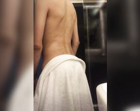 Hermes aka mighty_hermes - 08-17-2021 OnlyFans Video - I like teasing with my butt 3