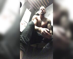 DolfDietrichxxx aka dolfdietrich - 12-16-2017 OnlyFans Video - Getting off to the funk of my own gym shoes and sweaty socks in the locker