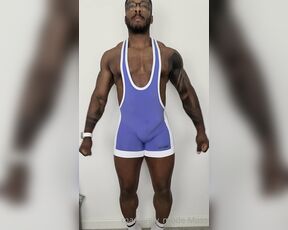 Amadeus aka massively_mode - 10-15-2020 OnlyFans Video - The bulge bounce