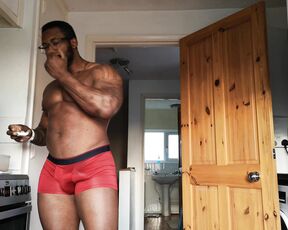 Amadeus aka massively_mode - 01-18-2020 OnlyFans Video - Morning breakfast