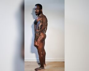 Amadeus aka massively_mode - 11-01-2020 OnlyFans Video - How do guys wear these, the mankini