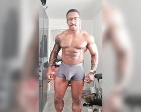 Amadeus aka massively_mode - 11-26-2020 OnlyFans Video - Separate My link  cutt