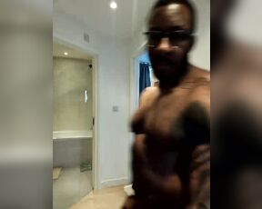 Amadeus aka massively_mode - 11-16-2020 OnlyFans Video - Stream started at 11162020 1053 am Post workout shower