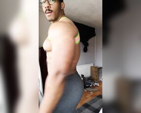 Amadeus aka massively_mode - 11-30-2018 OnlyFans Video - New swag from clonezone