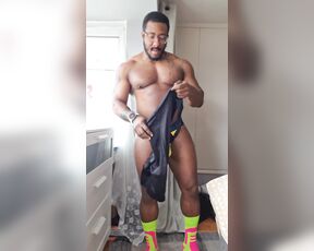 Amadeus aka massively_mode - 03-29-2020 OnlyFans Video - I fond my old weight lifting singlet it still fits ish lol