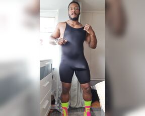 Amadeus aka massively_mode - 03-29-2020 OnlyFans Video - I fond my old weight lifting singlet it still fits ish lol