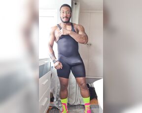 Amadeus aka massively_mode - 03-29-2020 OnlyFans Video - I fond my old weight lifting singlet it still fits ish lol