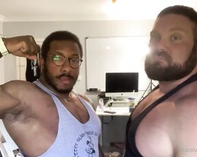 Amadeus aka massively_mode - 04-11-2021 OnlyFans Video - Two big muscle men work out