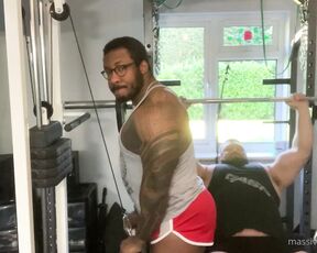 Amadeus aka massively_mode - 04-15-2021 OnlyFans Video - Gym workout two big muscle men hugeandhung oil and cums