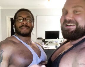 Amadeus aka massively_mode - 04-15-2021 OnlyFans Video - Gym workout two big muscle men hugeandhung oil and cums