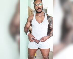 Amadeus aka massively_mode - 08-12-2021 OnlyFans Video - This single fits great