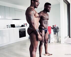 Amadeus aka massively_mode - 11-01-2021 OnlyFans Video - RE_UPLOAD Me and danielshoneyeteasers first time, oiling up are muscles