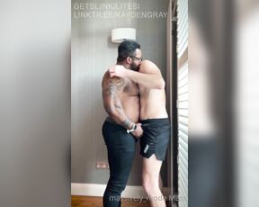 Amadeus aka massively_mode - 02-06-2022 OnlyFans Video - Kissing hot kaydengrayxxx