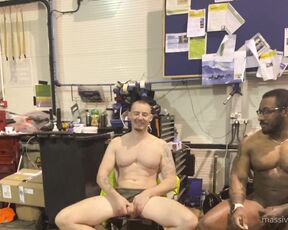 Amadeus aka massively_mode - 02-13-2022 OnlyFans Video - Just on are break, so I gave 64 mechanic hardtomxxx a blow job