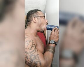 Amadeus aka massively_mode - 01-19-2023 OnlyFans Video - Throat back to deepthroat training, this is how i got to be a pro at sucking