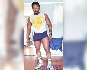 Amadeus aka massively_mode - 05-15-2020 OnlyFans Video - Workout legs