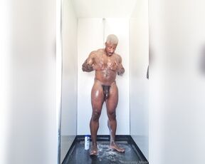 Amadeus aka massively_mode - 06-25-2024 OnlyFans Video - Should i dye my hair again