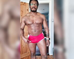 Amadeus aka massively_mode - 05-21-2020 OnlyFans Video - Red shorts big