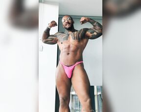 Amadeus aka massively_mode - 10-02-2024 OnlyFans Video - I do love a good song especially when it makes your ass look