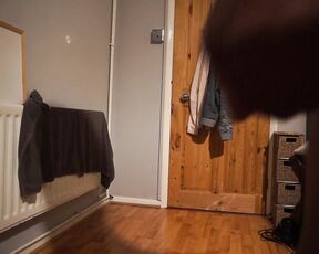 Amadeus aka massively_mode - 09-27-2017 OnlyFans Video - squatting