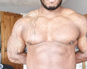 Amadeus aka massively_mode - 06-15-2020 OnlyFans Video - Who loves a chest bounce and nipples play