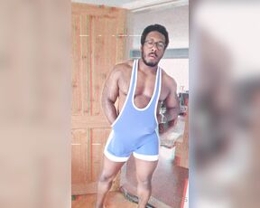 Amadeus aka massively_mode - 06-27-2020 OnlyFans Video - I think i like blue now, makes bulge look big