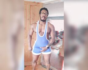 Amadeus aka massively_mode - 06-27-2020 OnlyFans Video - I think i like blue now, makes bulge look big