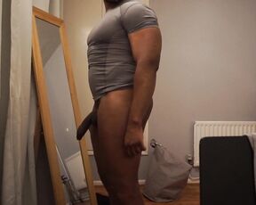 Amadeus aka massively_mode - 02-01-2018 OnlyFans Video - Getting changed