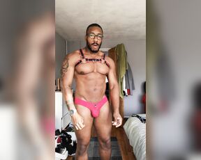 Amadeus aka massively_mode - 10-09-2019 OnlyFans Video - What should i wear Hey guys make sure to get your tickets from my link down