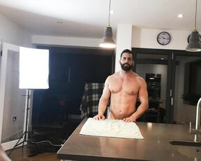 Amadeus aka massively_mode - 11-09-2019 OnlyFans Video - Sexy Massimo and i meet for first time teaser onlyfans