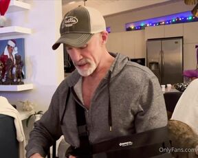 Dallas Steele aka dallassteelexxx - 12-09-2022 OnlyFans Video - First night home from shoulder replacement surgery wasnt bad