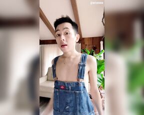 Eric Vee aka ericnvee - 08-05-2024 OnlyFans Video - Farmer Roleplay   These hand_me_down overalls were all I had to wear