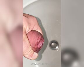 Andy Lee aka andyleexxx - 12-10-2020 OnlyFans Video - Morning wanking in a sink full of cum