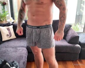 Andy Lee aka andyleexxx - 02-16-2021 OnlyFans Video - Josh making fun of my old baggy boxers  theyre comfortable