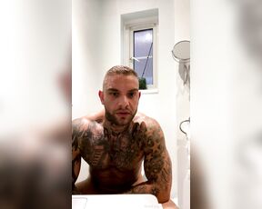 Andy Lee aka andyleexxx - 05-04-2021 OnlyFans Video - Stream started at 05042021 0708 pm Im live and horny