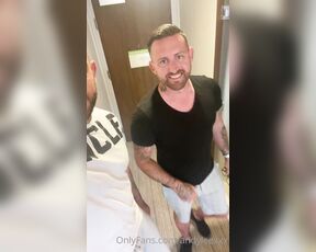 Andy Lee aka andyleexxx - 06-14-2021 OnlyFans Video - Welcome the newest member to team Andy, big cockney lad Frankie from south London