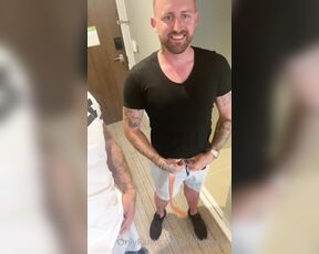 Andy Lee aka andyleexxx - 06-14-2021 OnlyFans Video - Welcome the newest member to team Andy, big cockney lad Frankie from south London