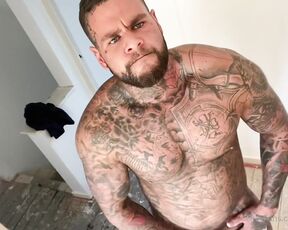 Andy Lee aka andyleexxx - 06-18-2021 OnlyFans Video - One of the lads out work nearly walked in on us  andyleexxx bigharrys